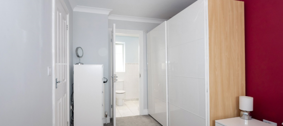 3 bedrooms House in Aldershot, United Kingdom No. 1011 11