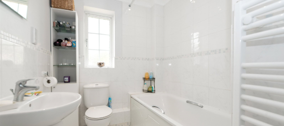 3 bedrooms House in Aldershot, United Kingdom No. 1011 10