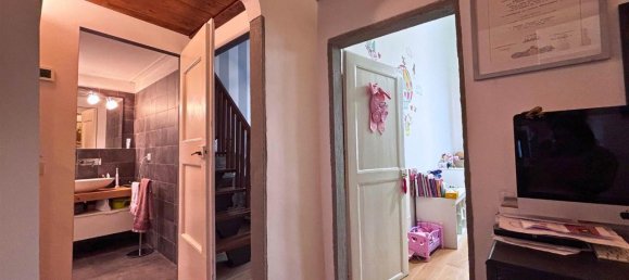 7 rooms Apartment in Florence, Italy No. 32160 42