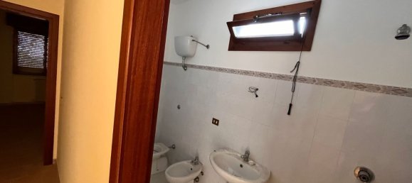 3 rooms Apartment in San Giorgio del Sannio, Italy No. 89084 9