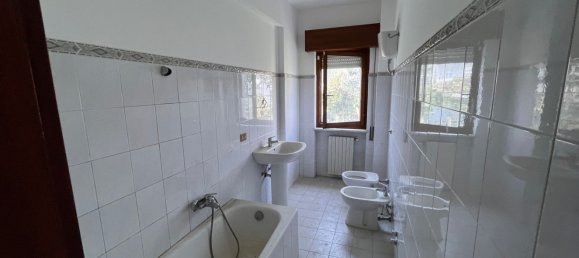 3 rooms Apartment in San Giorgio del Sannio, Italy No. 89084 13