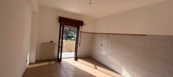 3 rooms Apartment in San Giorgio del Sannio, Italy No. 89084 6
