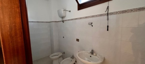 3 rooms Apartment in San Giorgio del Sannio, Italy No. 89084 8