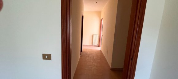 3 rooms Apartment in San Giorgio del Sannio, Italy No. 89084 10