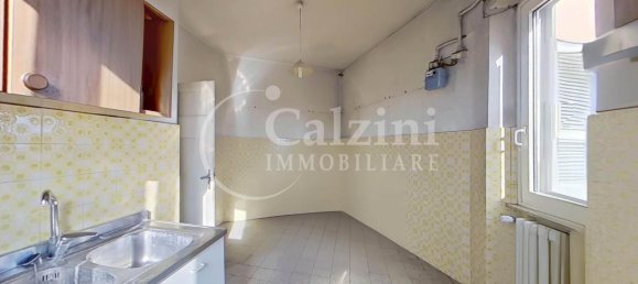 4 rooms Apartment in Rome, Italy No. 27344 10
