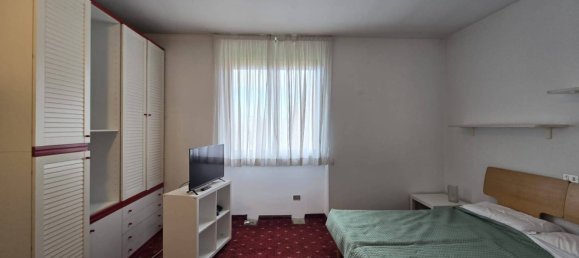 Studio in Milan, Italy No. 314317 8