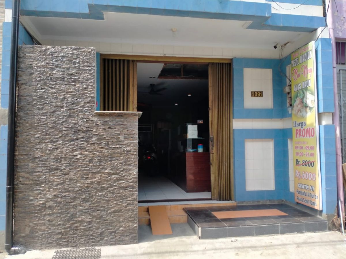 240m² Hotel in Surabaya, Indonesia No. 1503