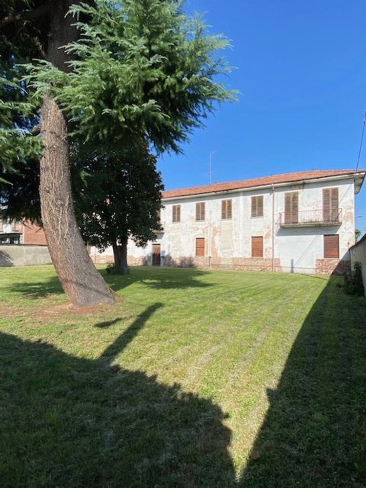 10-salle Maison à Inveruno, Italy No. 146514