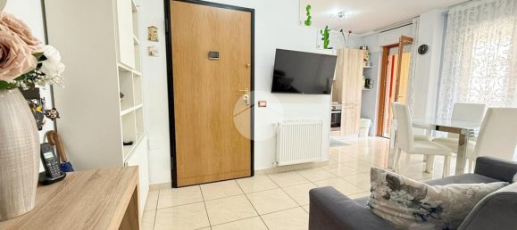 2 bedrooms Apartment in Rome, Italy No. 329420 3