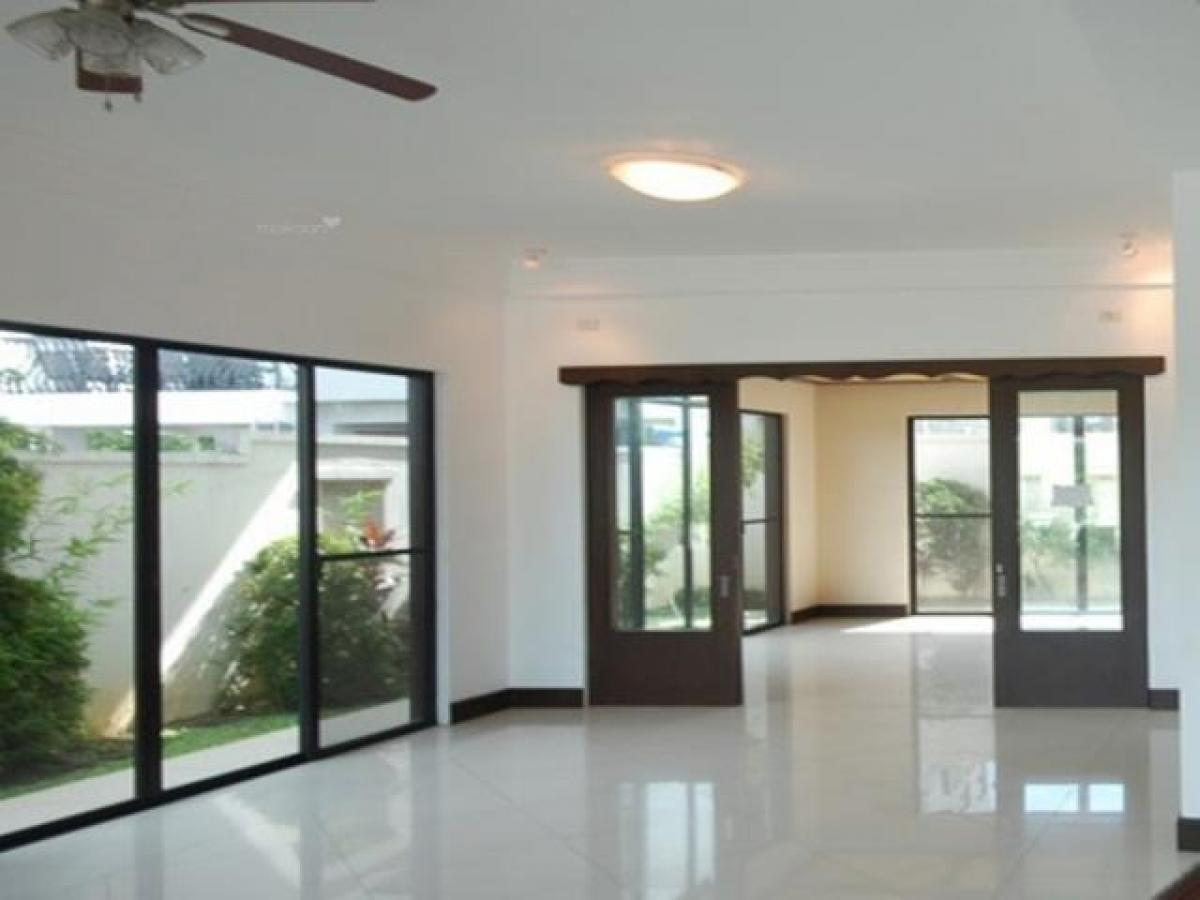 Дом с 3 спальнями в Палгхат, Индия № 53088