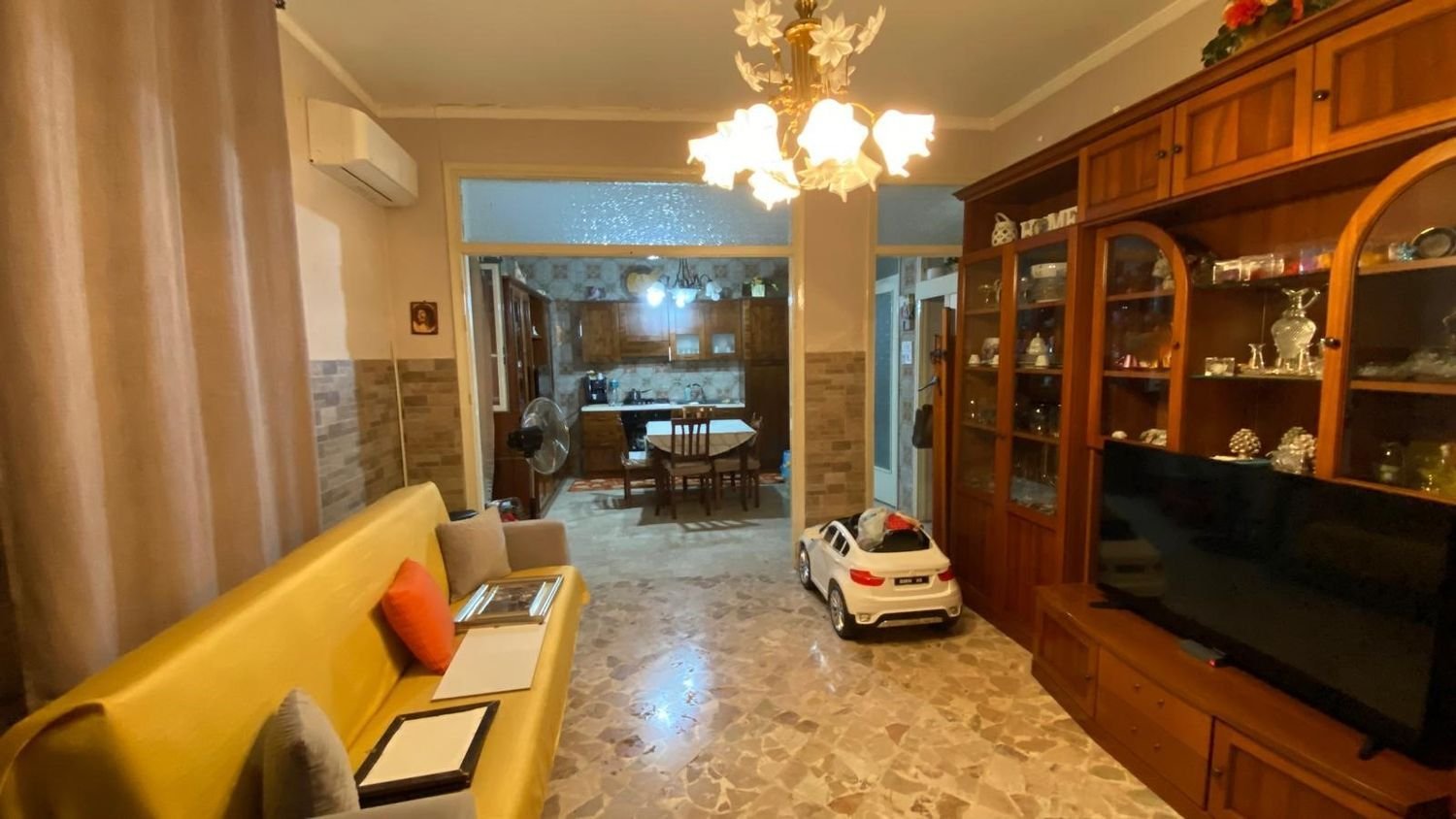 167m² Building in Carini, Italy No. 385150