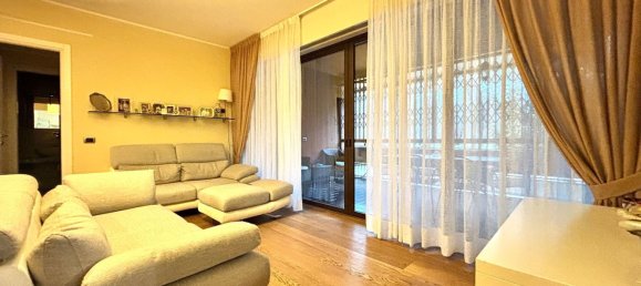 4-salle Appartement à Basiglio, Italy No. 94328 9