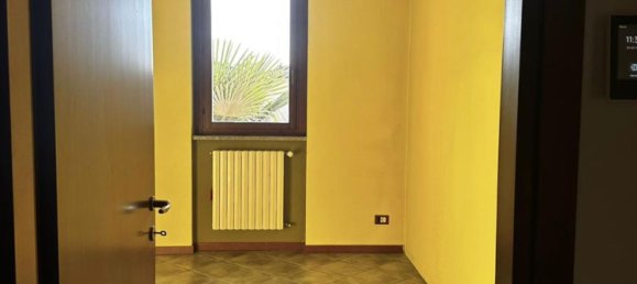 5 bedrooms House in Mairago, Italy No. 364605 9