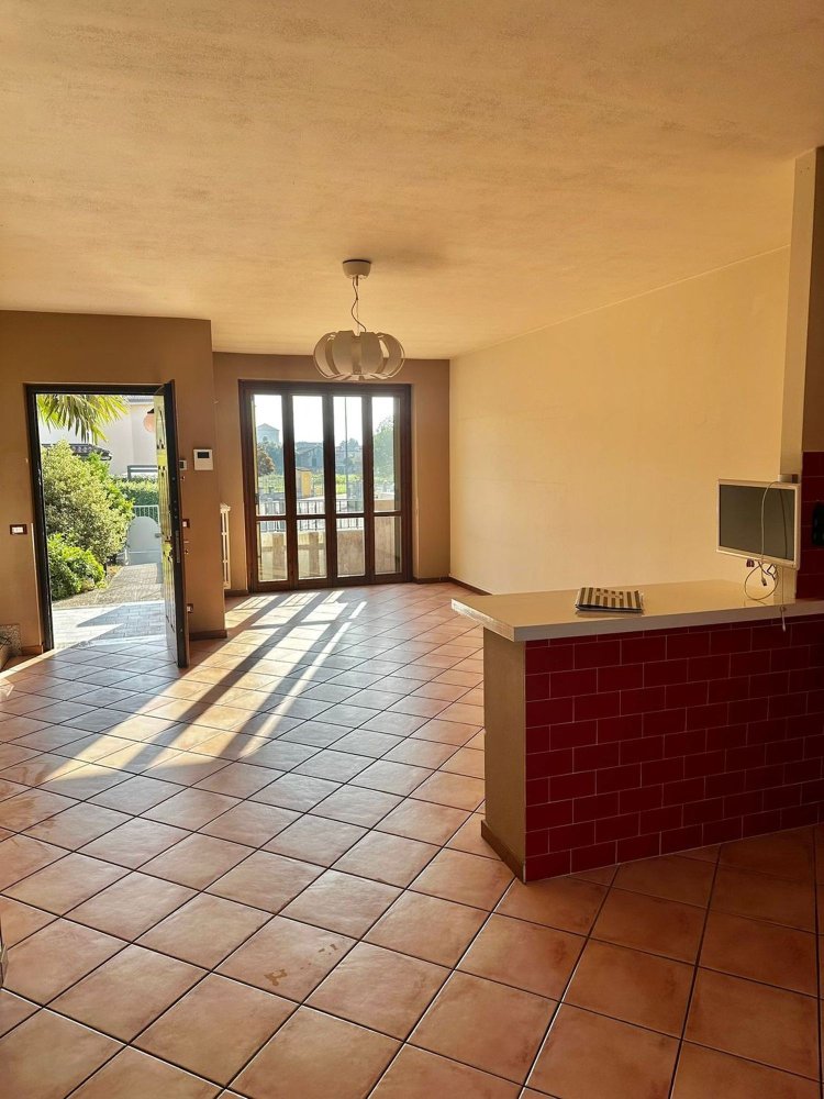 5 bedrooms House in Mairago, Italy No. 364605