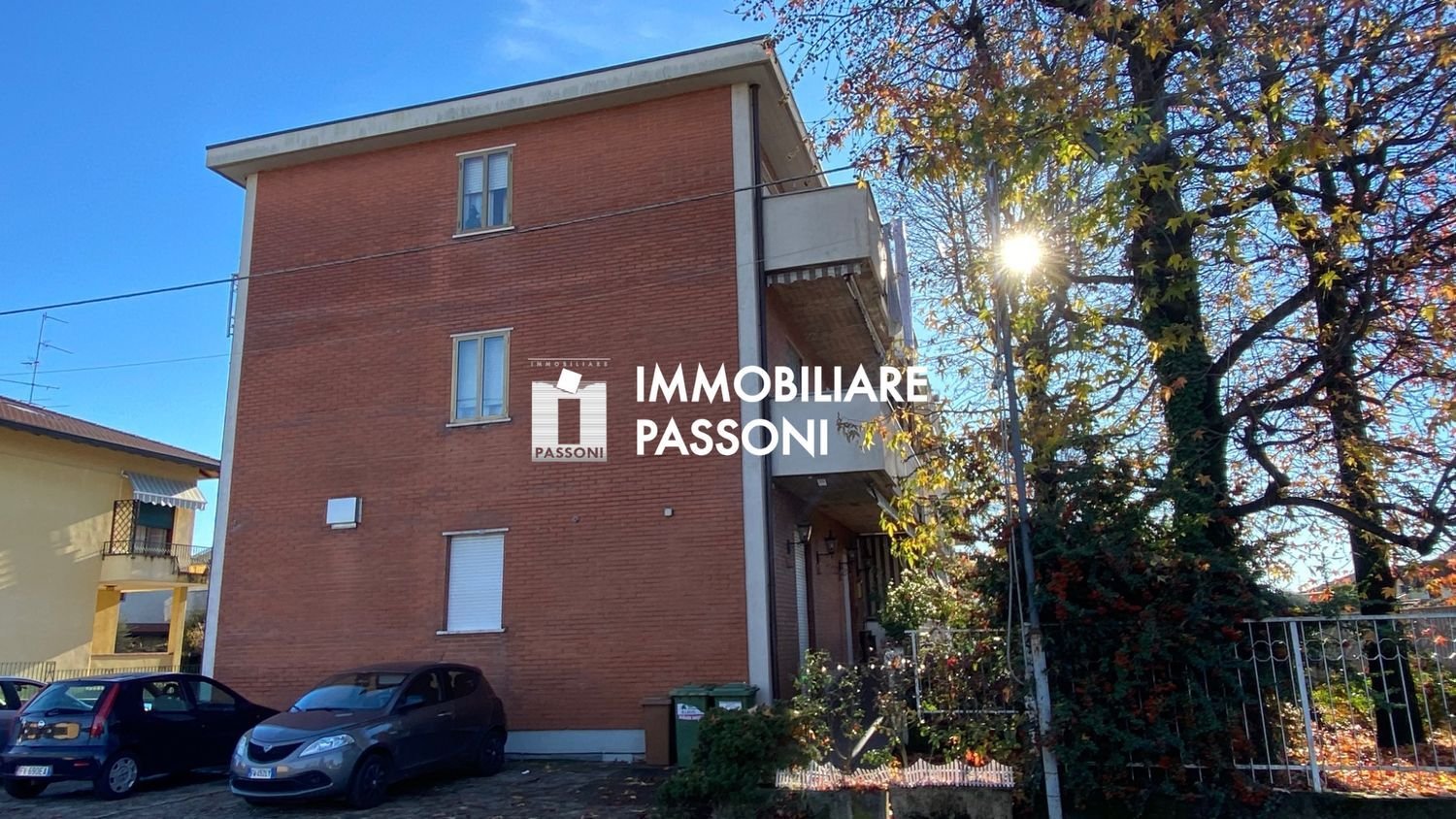 3-Zimmer Gewerbliche Immobilie in Cairate, Italy, Nr. 152759