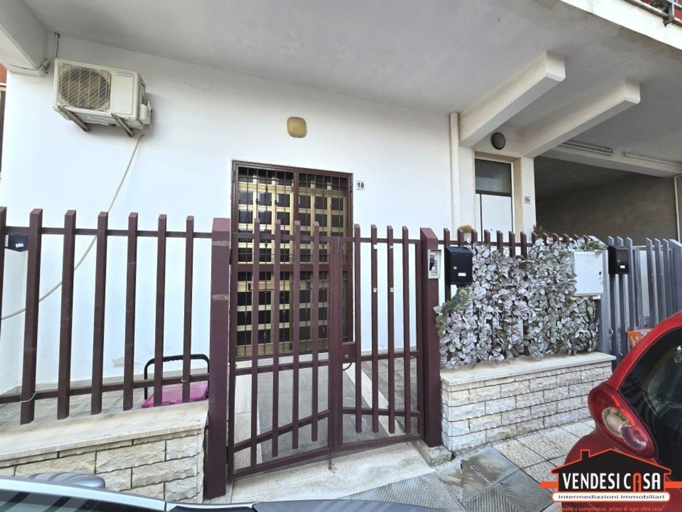 4-Zimmer Haus in Adelfia, Italy, Nr. 163019