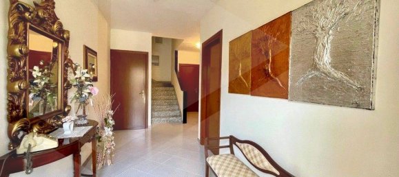 5 rooms Apartment in Altamura, Italy No. 19047 6