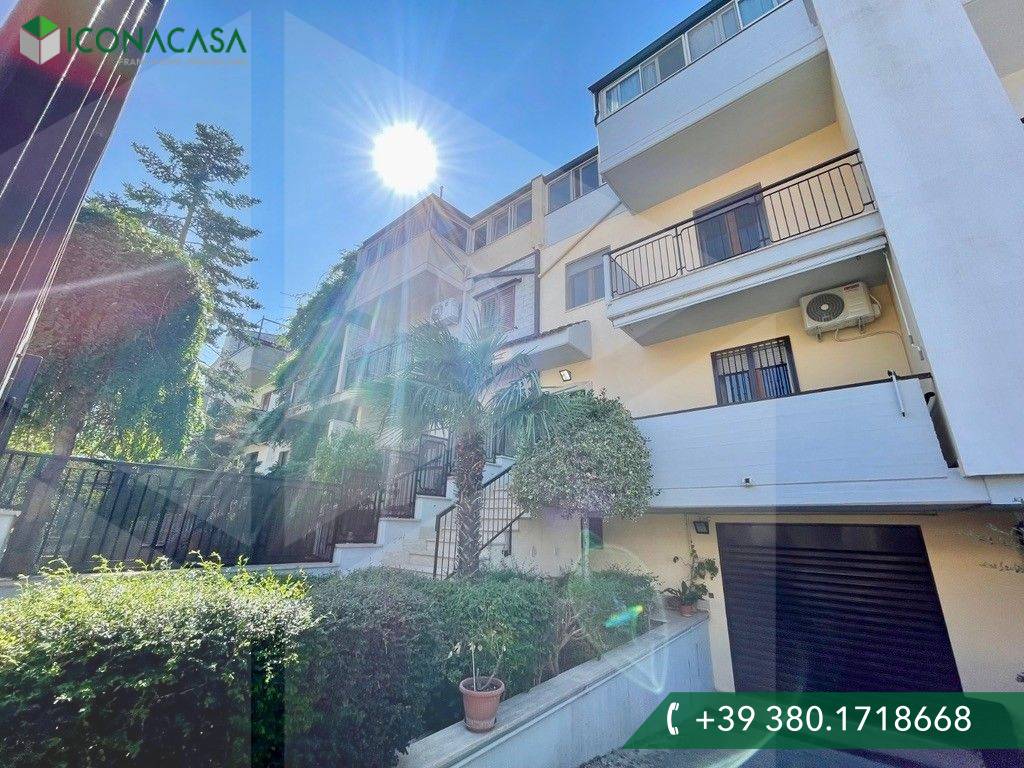 5 rooms Apartment in Altamura, Italy No. 19047