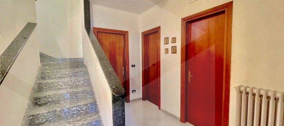 5 rooms Apartment in Altamura, Italy No. 19047 56