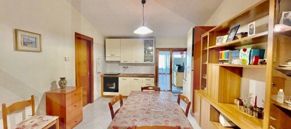 5 rooms Apartment in Altamura, Italy No. 19047 40
