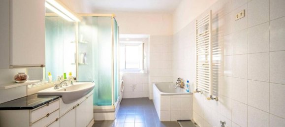 7 rooms Apartment in Genoa, Italy No. 29053 20