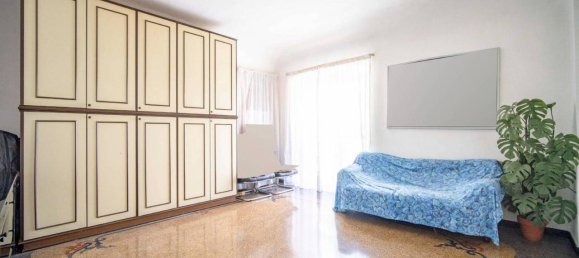 7 rooms Apartment in Genoa, Italy No. 29053 17