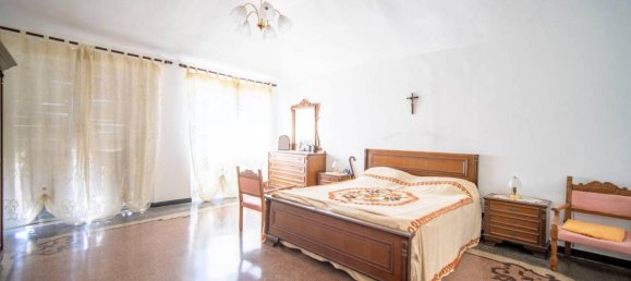 7 rooms Apartment in Genoa, Italy No. 29053 14