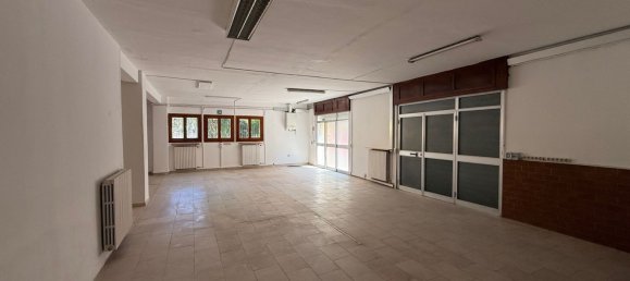 Imóvel comercial em Modena, Italy 155 m² N.º 344090 3