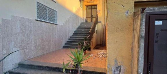 4 rooms Apartment in Naples, Italy No. 98995 3