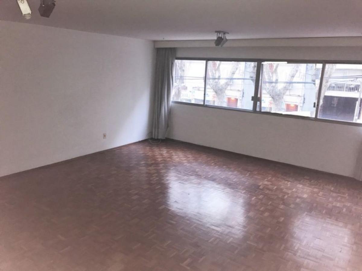 Квартира с 2 спальнями в Монтевидео, Уругвай № 4324