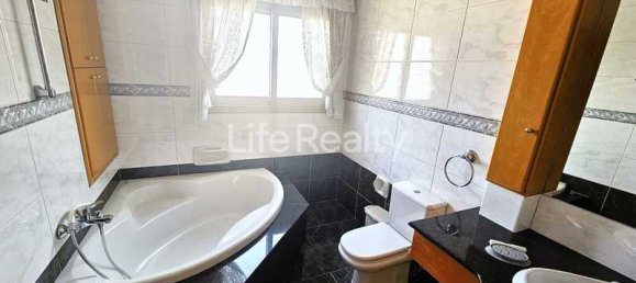 5 bedrooms House in Agios Athanasios, Cyprus No. 7524 14