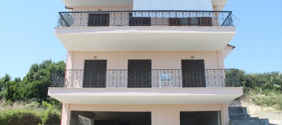 4 bedrooms Commercial property in Chalkidiki, Greece No. 6208 3