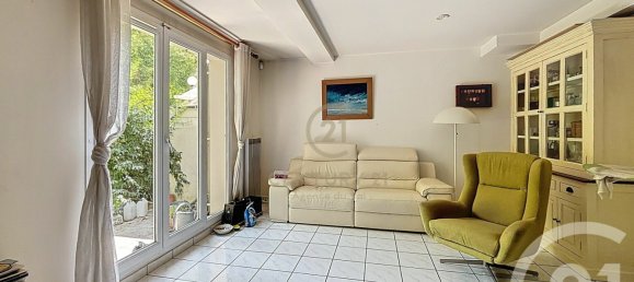 3 Schlafzimmer Haus in Champs-sur-Marne, France, Nr. 324562 2