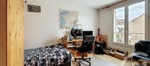 3 Schlafzimmer Haus in Champs-sur-Marne, France, Nr. 324562 6