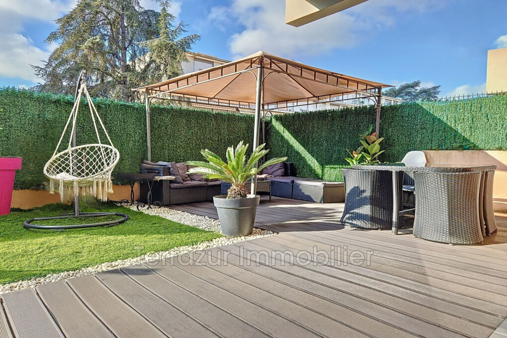 2 bedrooms Apartment in Vallauris, France No. 361023