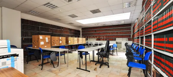 2230m² Building in Lisbon, Portugal No. 98177 16