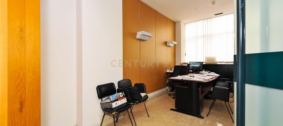 2230m² Building in Lisbon, Portugal No. 98177 11