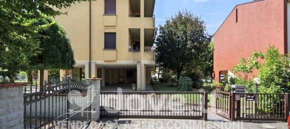 3 rooms Apartment in San Giovanni in Persiceto, Italy No. 271494 13
