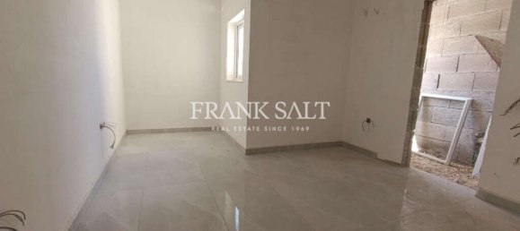 3 bedrooms Apartment in Fgura, Malta No. 1896 4