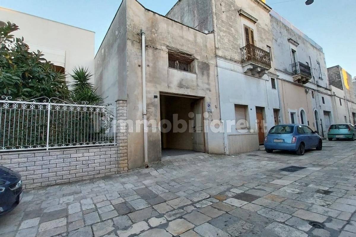 80m² Garage in Mesagne, Italy No. 210886