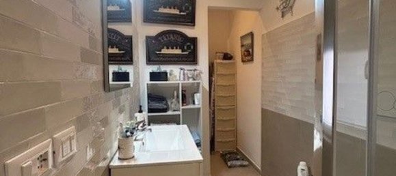 2-salle Appartement à Borghetto Santo Spirito, Italy No. 276519 9