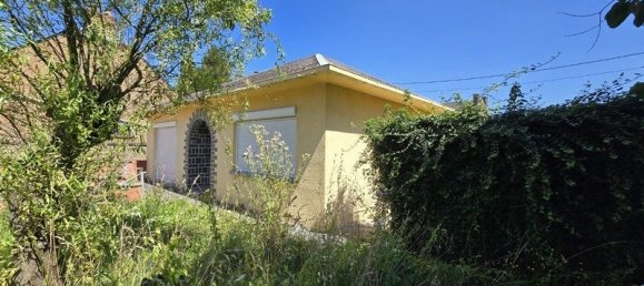 2 bedrooms House in Hirson, France No. 158092 8