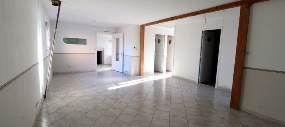 2 bedrooms House in Hirson, France No. 158092 10