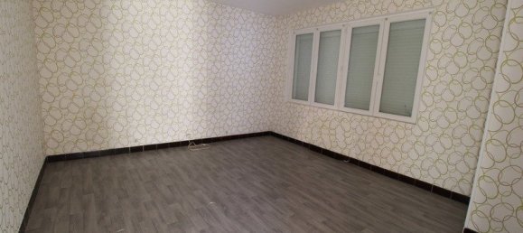 2 bedrooms House in Hirson, France No. 158092 5