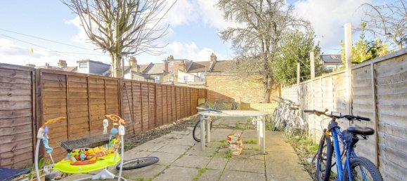 4 bedrooms House in London, United Kingdom No. 13463 10