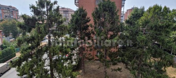 2 bedrooms Apartment in Turin, Italy No. 8734 20