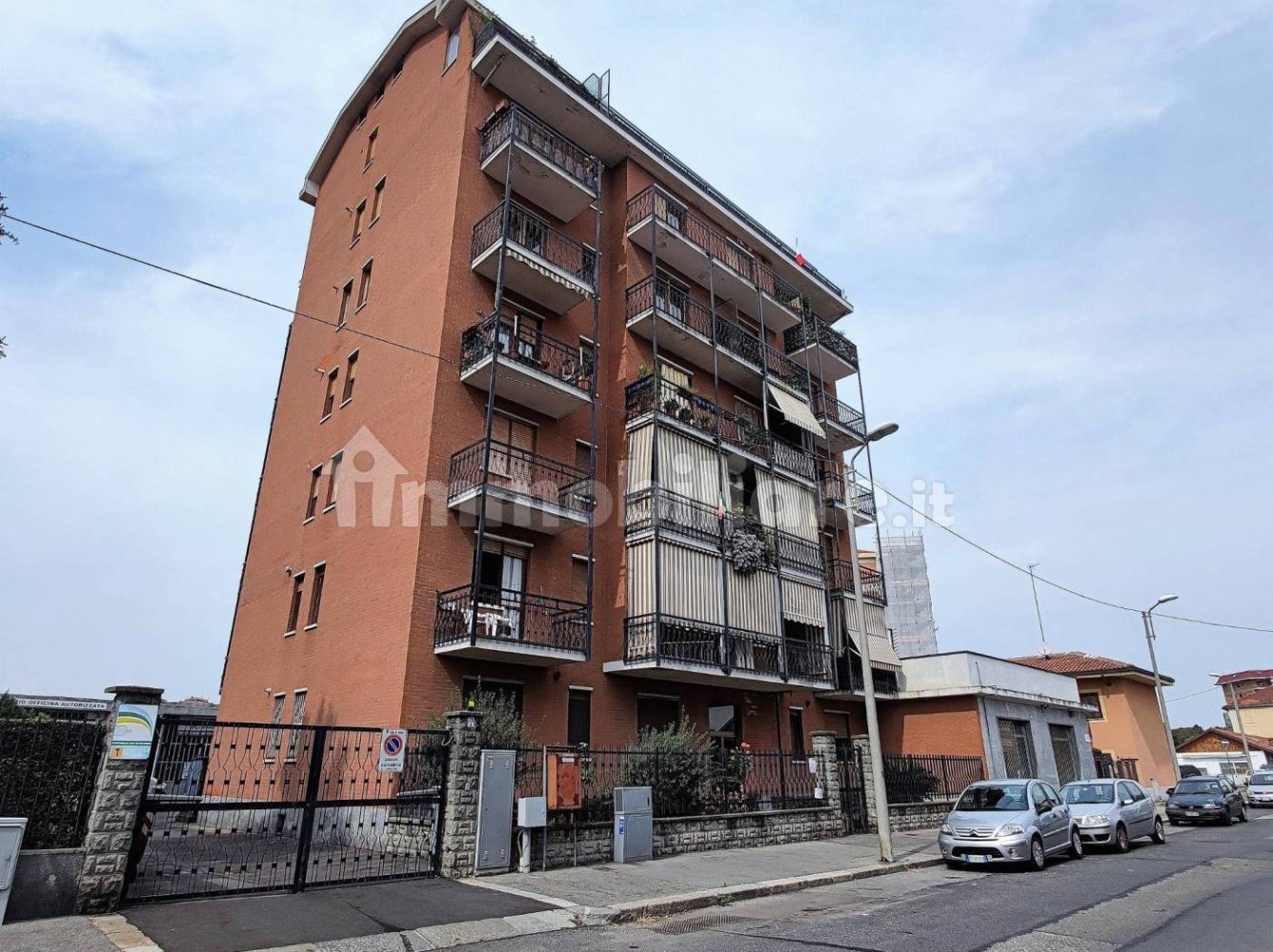 2 bedrooms Apartment in Turin, Italy No. 8734