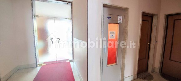 2 bedrooms Apartment in Turin, Italy No. 8734 3