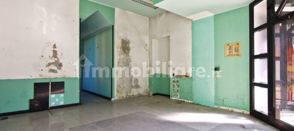 Oficina de 2 habitaciónes en Rovellasca, Italy No. 307894 5