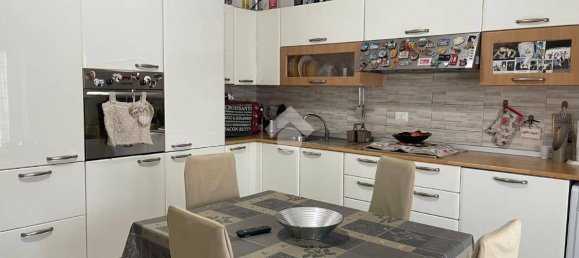 3 Schlafzimmer Wohnung in Bari, Italy, Nr. 175673 4